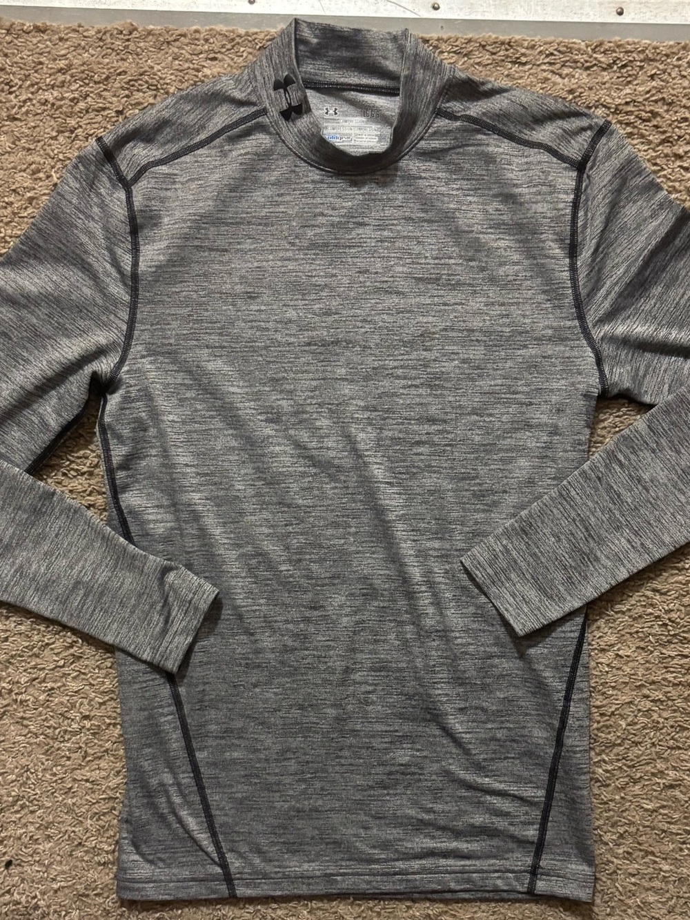 Under Armour Men’s Lg Gray Long-Sleeve Performance Compression Shirt Like New